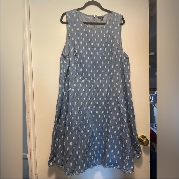 Torrid Feather Print Cotton Denim Chambray Dress - Picture 4 of 10